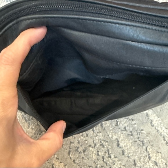 Tignanello Vintage Saddlebag Black Leather Handbag Crossbody Bag - Picture 10 of 13